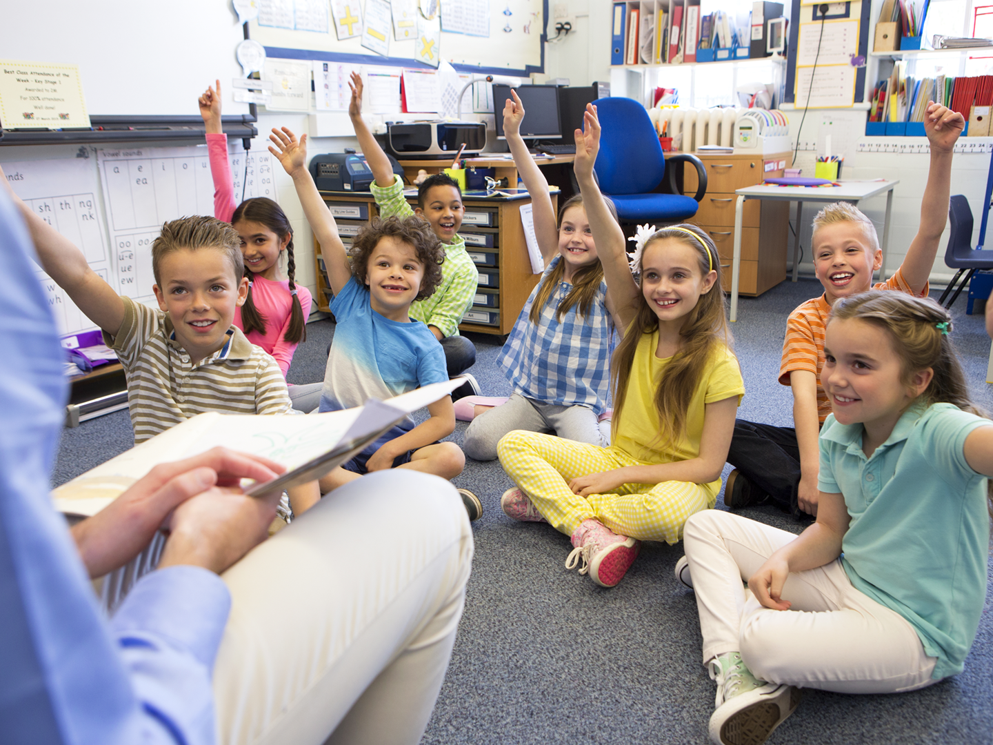 Kids on the carpet in classroom_1440x1080 World Mosaic